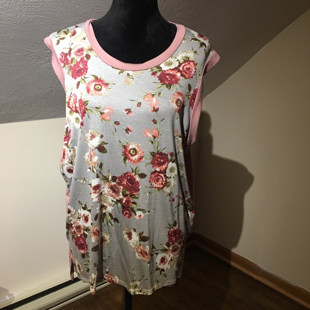 gray and blush pink floral tank